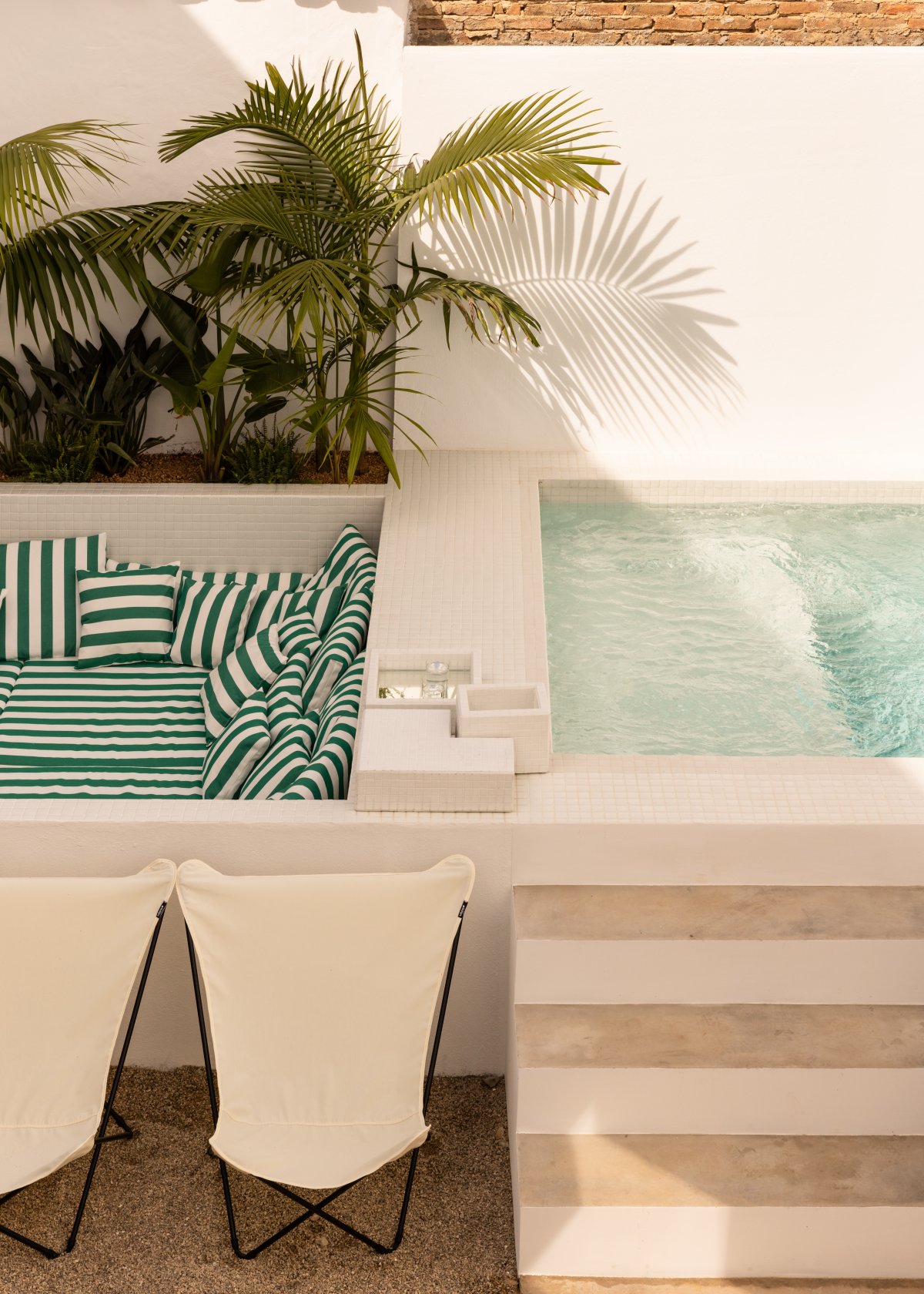 YinjiSpace The Addresses X Casa Quatro Holiday Home heavy-crude-oil-canadian-natural-resources